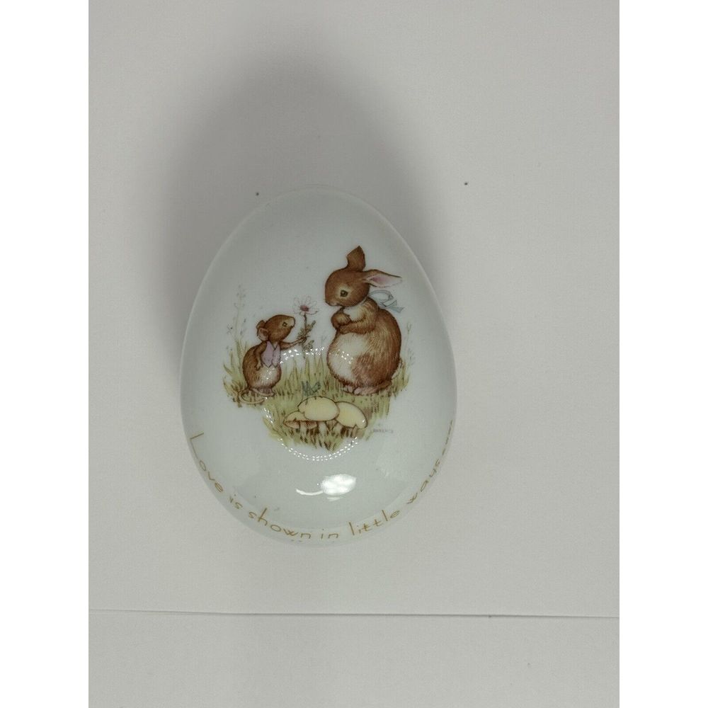 Vintage Tiny Talk 1976 porcelain trinket/jewelry box. Mouse & bunny love quote.